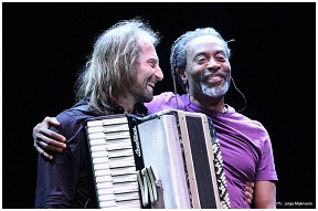 Chango Spasiuk y Bobby MCFerrin